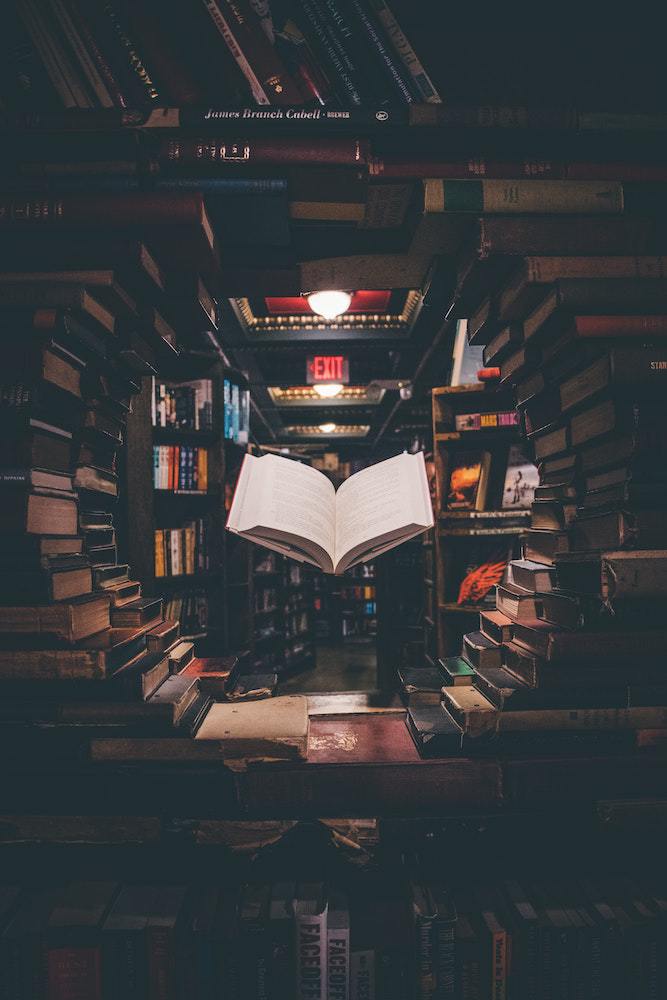 circle stack of books